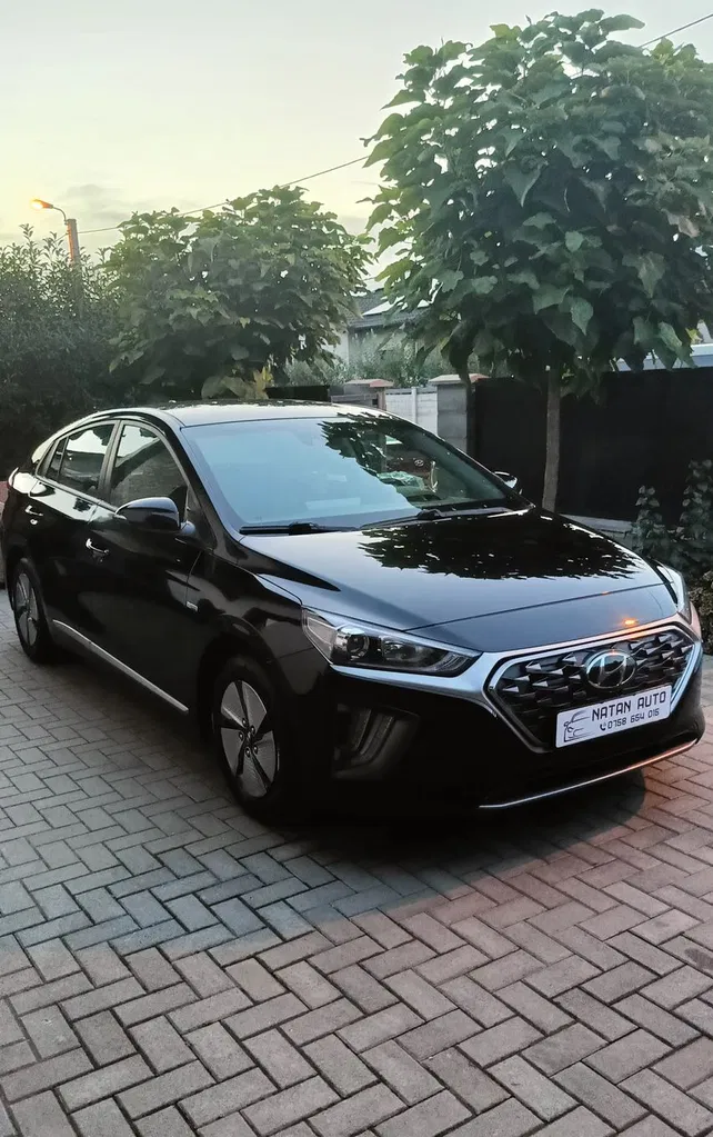 Fotografie: 2021 Hyundai Ioniq