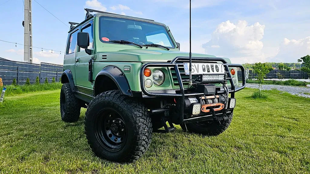 Fotografie: 1999 Suzuki Samurai