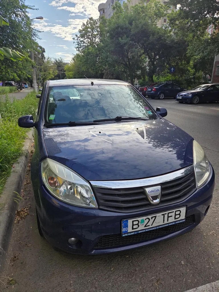 Fotografie: 2008 Dacia Sandero