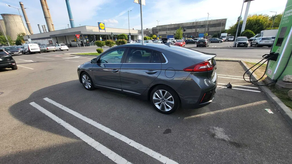 Fotografie: 2017 Hyundai Ioniq