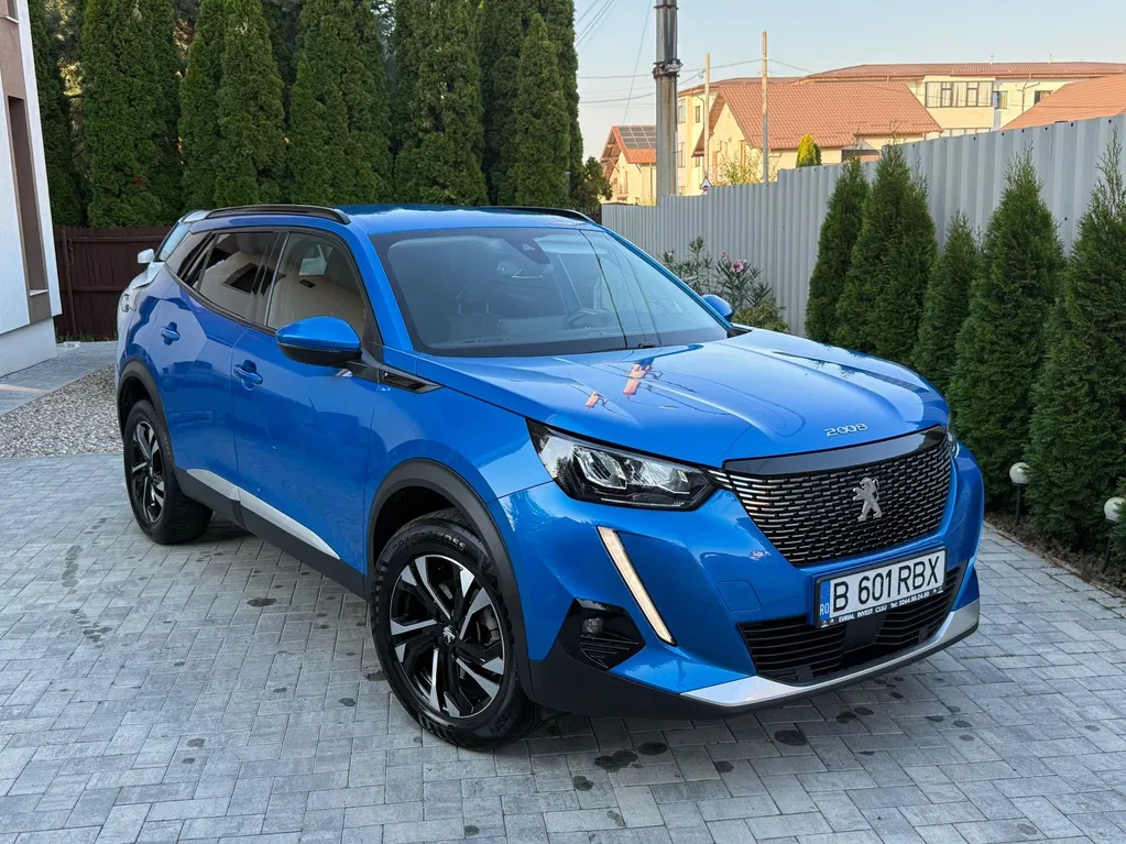 Fotografie: 2021 Peugeot 2008