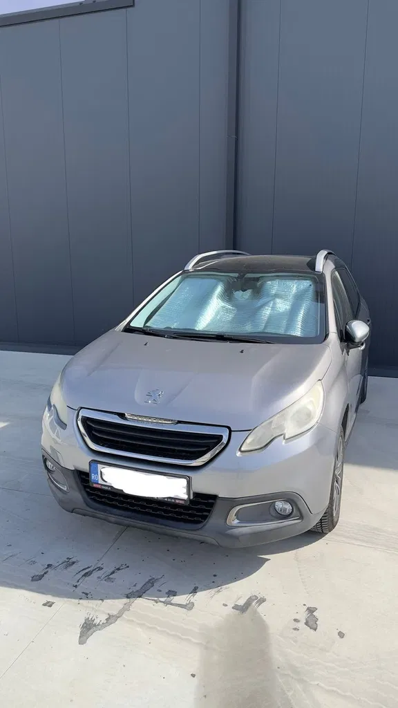 Fotografie: 2013 Peugeot 2008