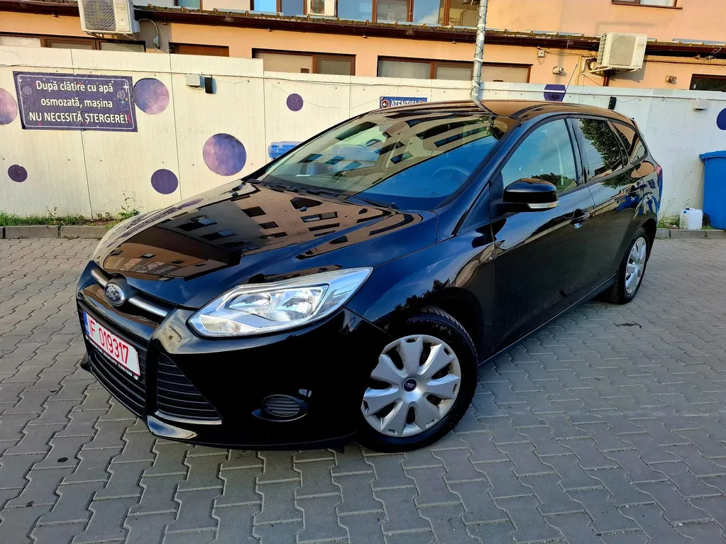 Fotografie: 2012 Ford Focus