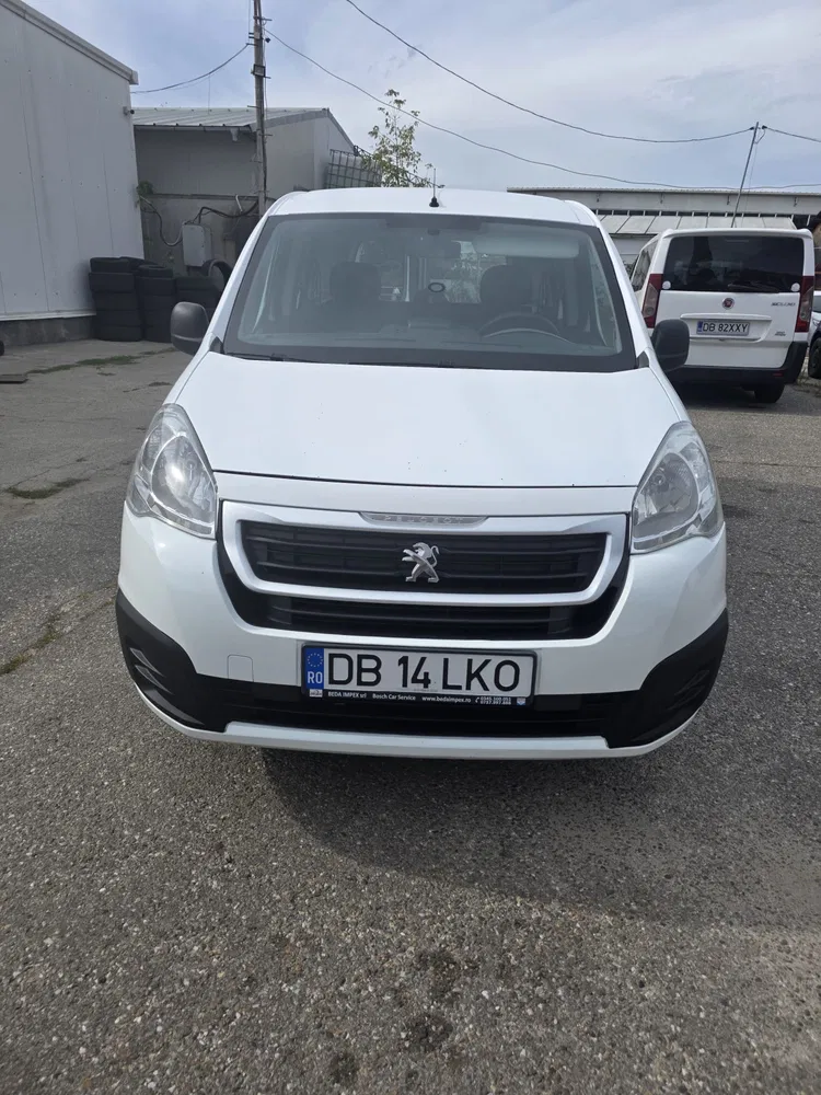 Fotografie: 2017 Peugeot Partner