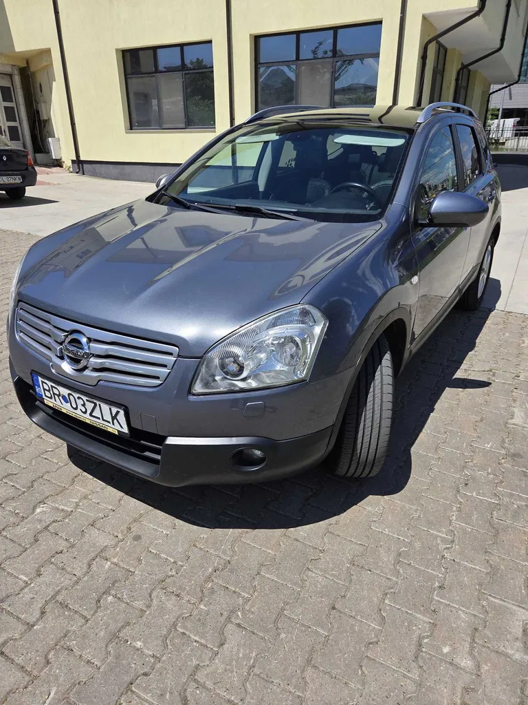 Fotografie: 2009 Nissan Qashqai+2