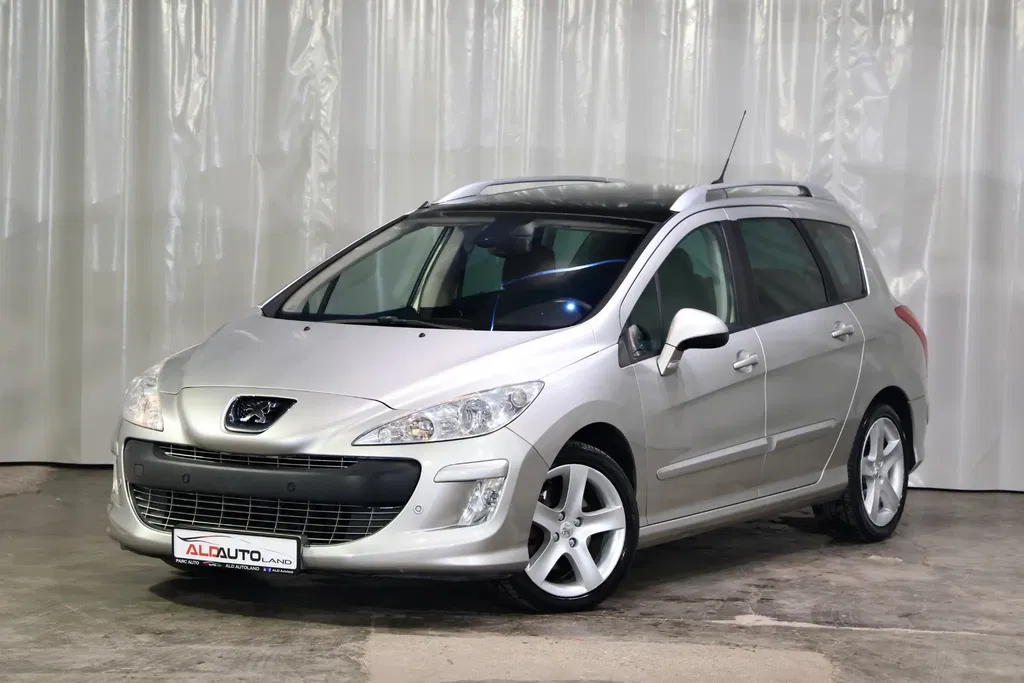 Fotografie: 2008 Peugeot 308