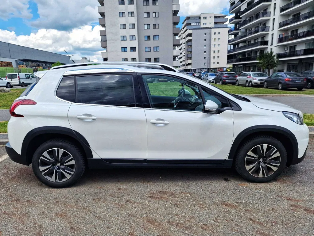 Fotografie: 2019 Peugeot 2008