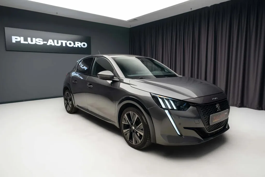 Fotografie: 2023 Peugeot 208