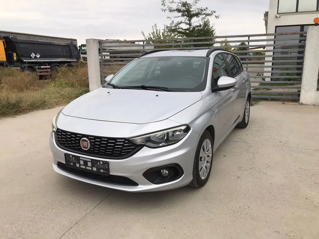 Fotografie: 2017 Fiat Tipo