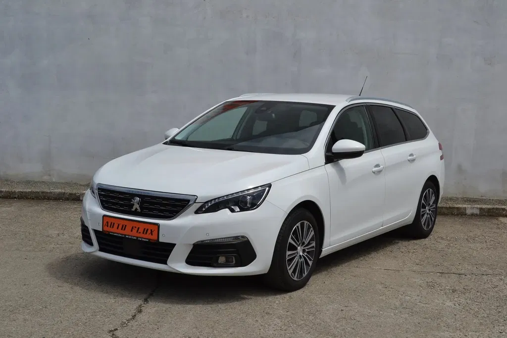 Fotografie: 2021 Peugeot 308