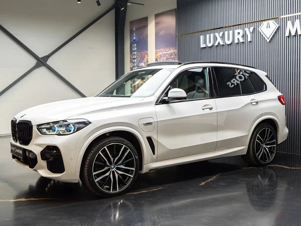 Fotografie: 2022 BMW X5