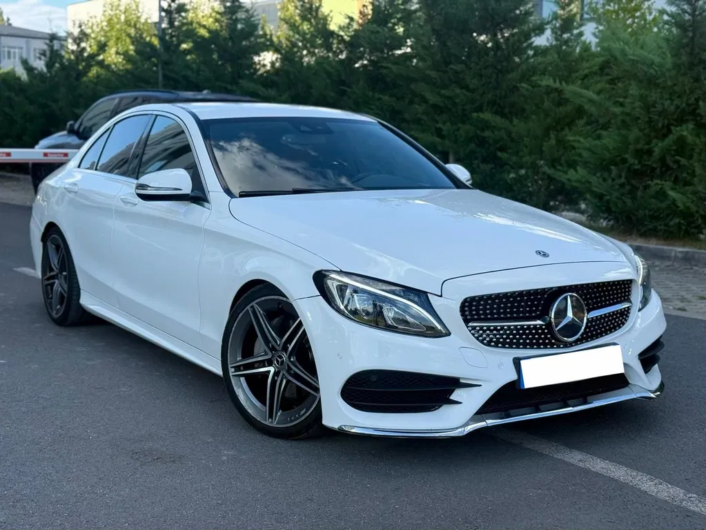 Fotografie: 2016 Mercedes-Benz C