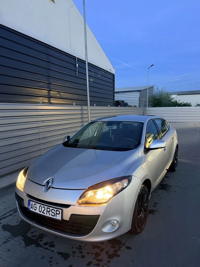 Fotografie: 2011 Renault Megane