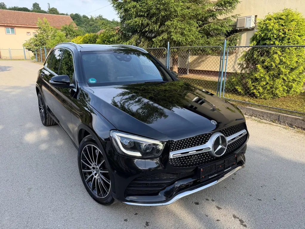 Fotografie: 2019 Mercedes-Benz GLC