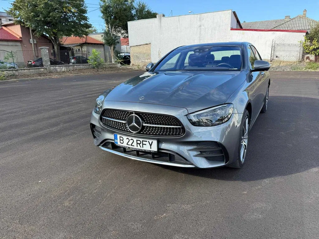 Fotografie: 2020 Mercedes-Benz E Class