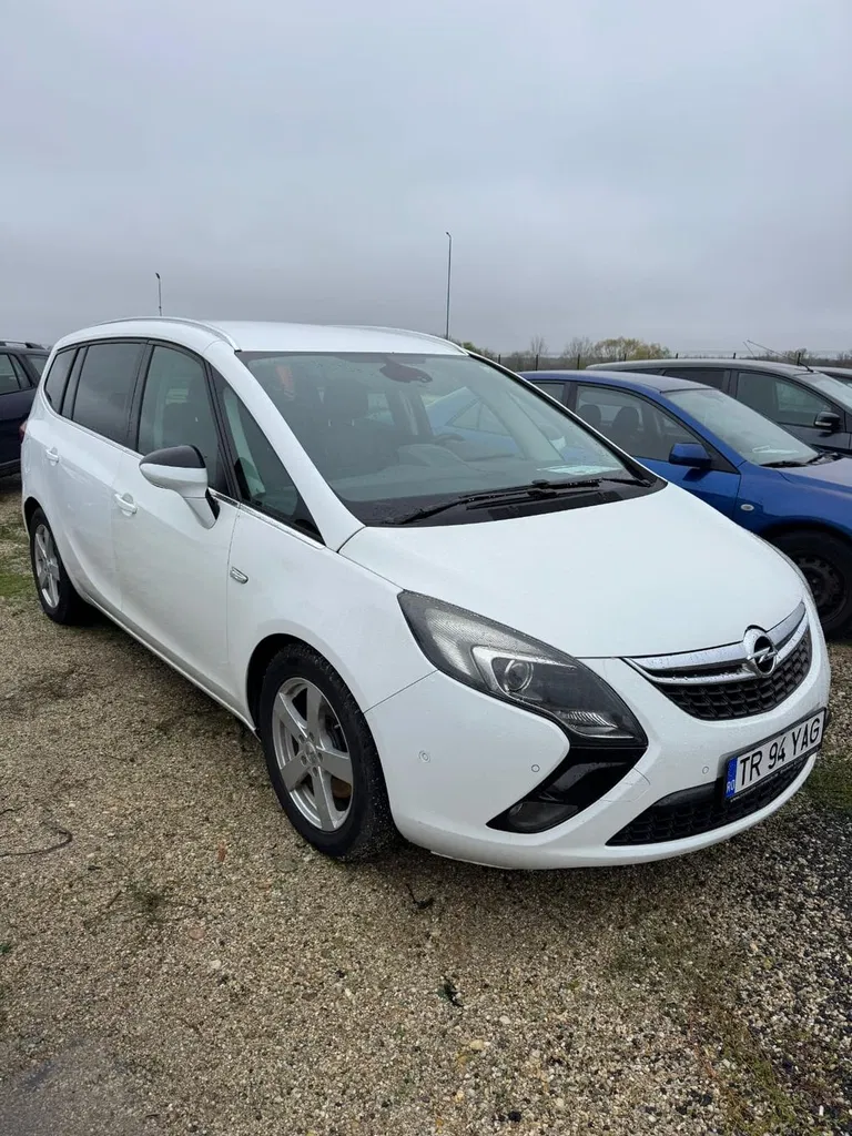 Fotografie: 2012 Opel Zafira
