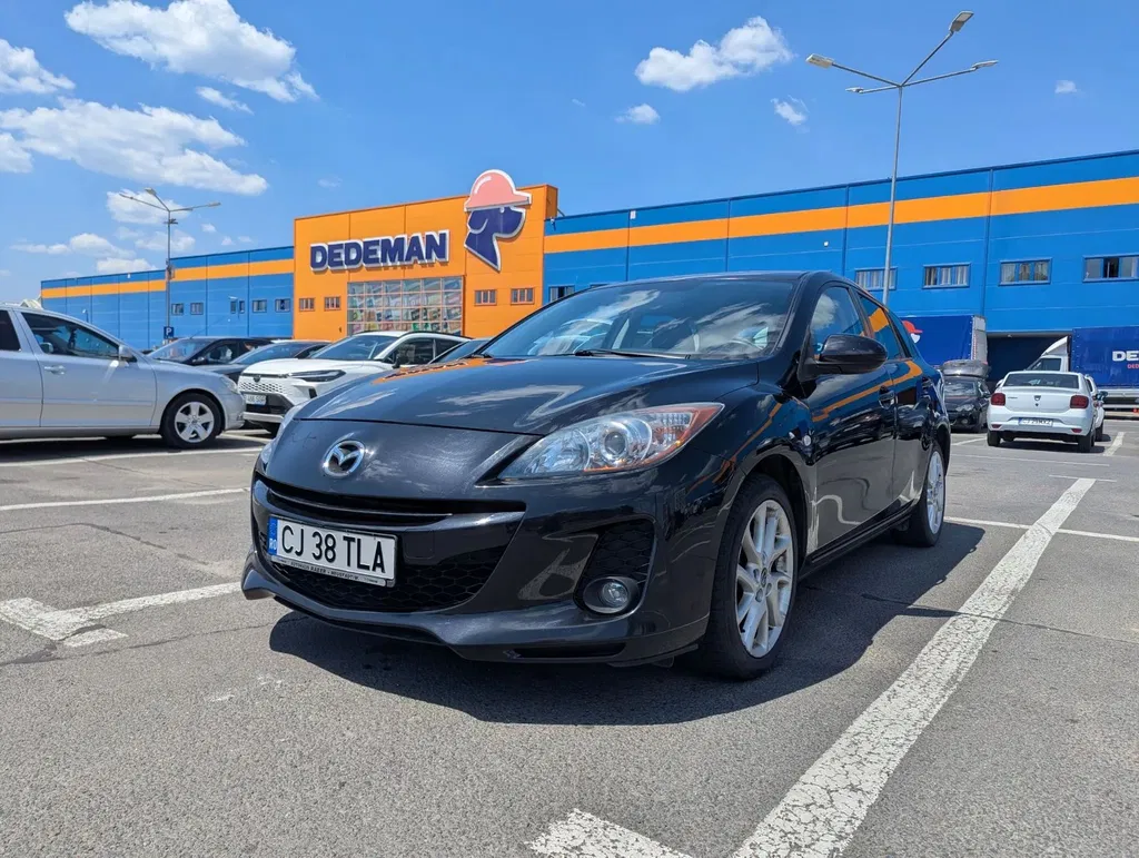 Fotografie: 2013 Mazda 3