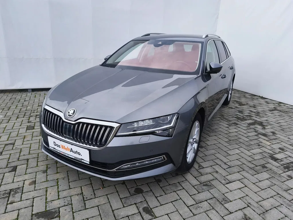 Fotografie: 2022 Skoda Superb