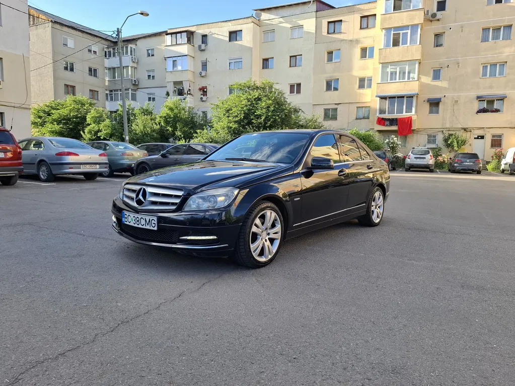Fotografie: 2010 Mercedes-Benz C