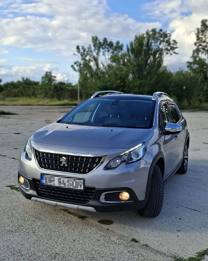 Fotografie: 2017 Peugeot 2008