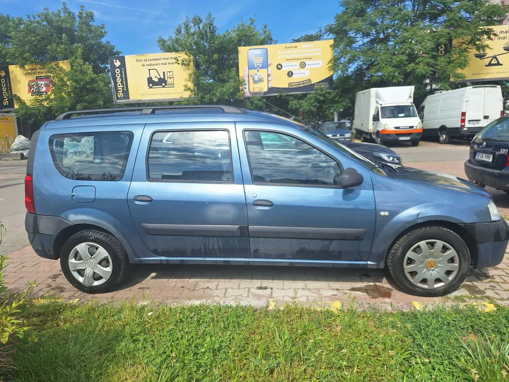Fotografie: 2008 Dacia Logan