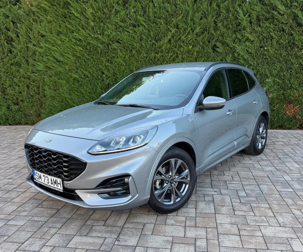 Fotografie: 2021 Ford Kuga