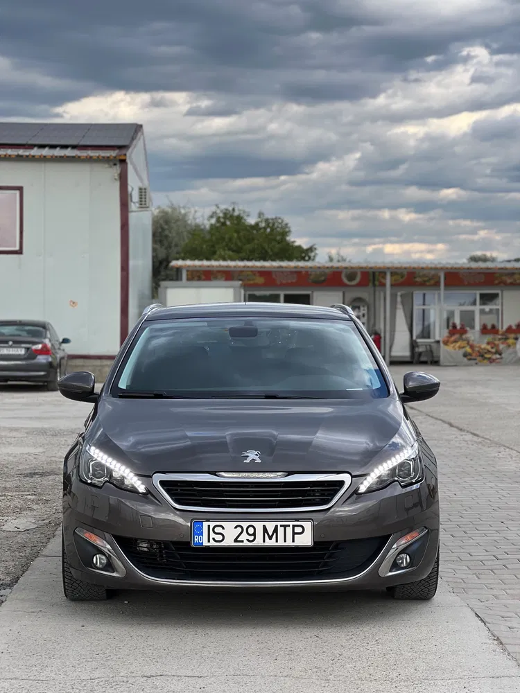 Fotografie: 2014 Peugeot 308
