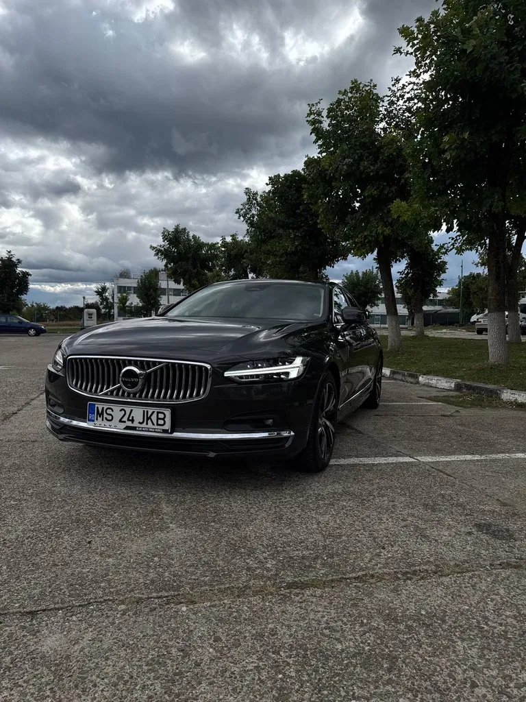 Fotografie: 2023 Volvo S90