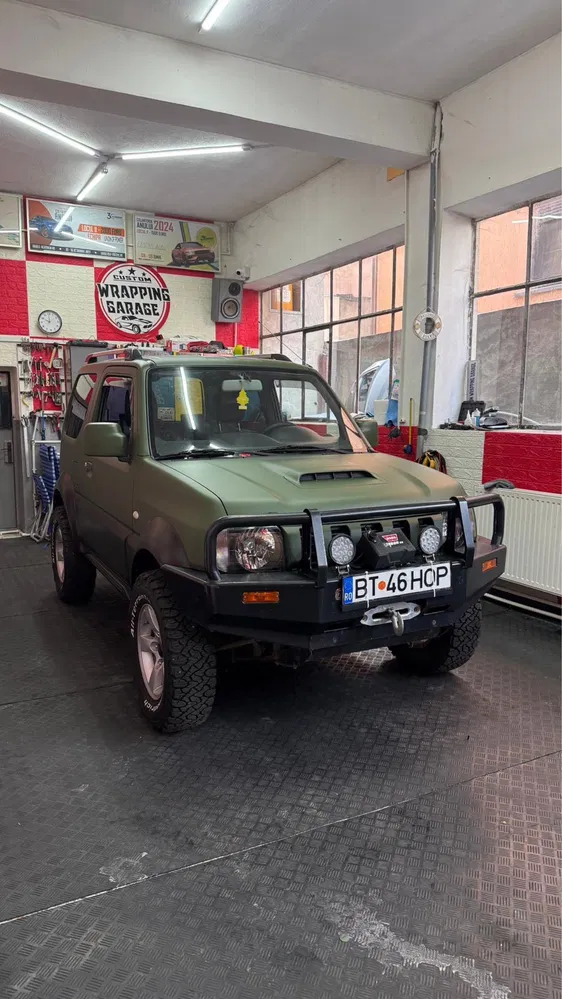 Fotografie: 2016 Suzuki Jimny