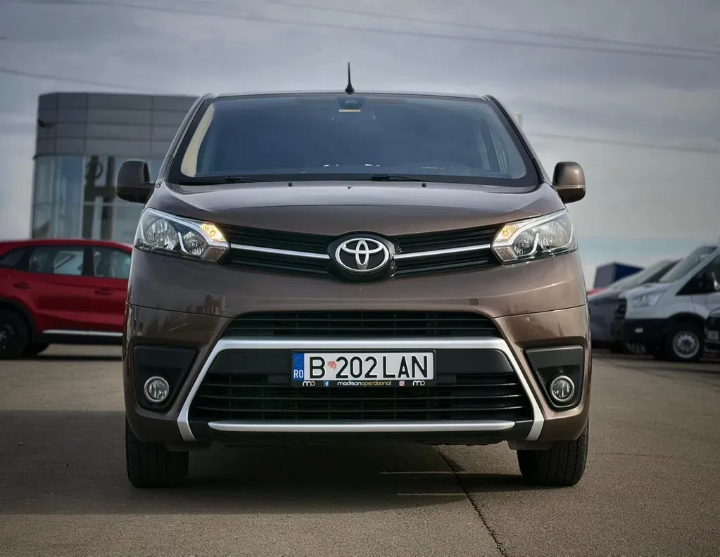 Fotografie: 2018 Toyota Proace
