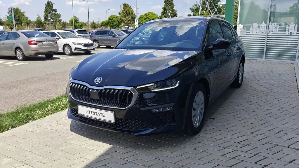 Fotografie: 2024 Skoda Scala