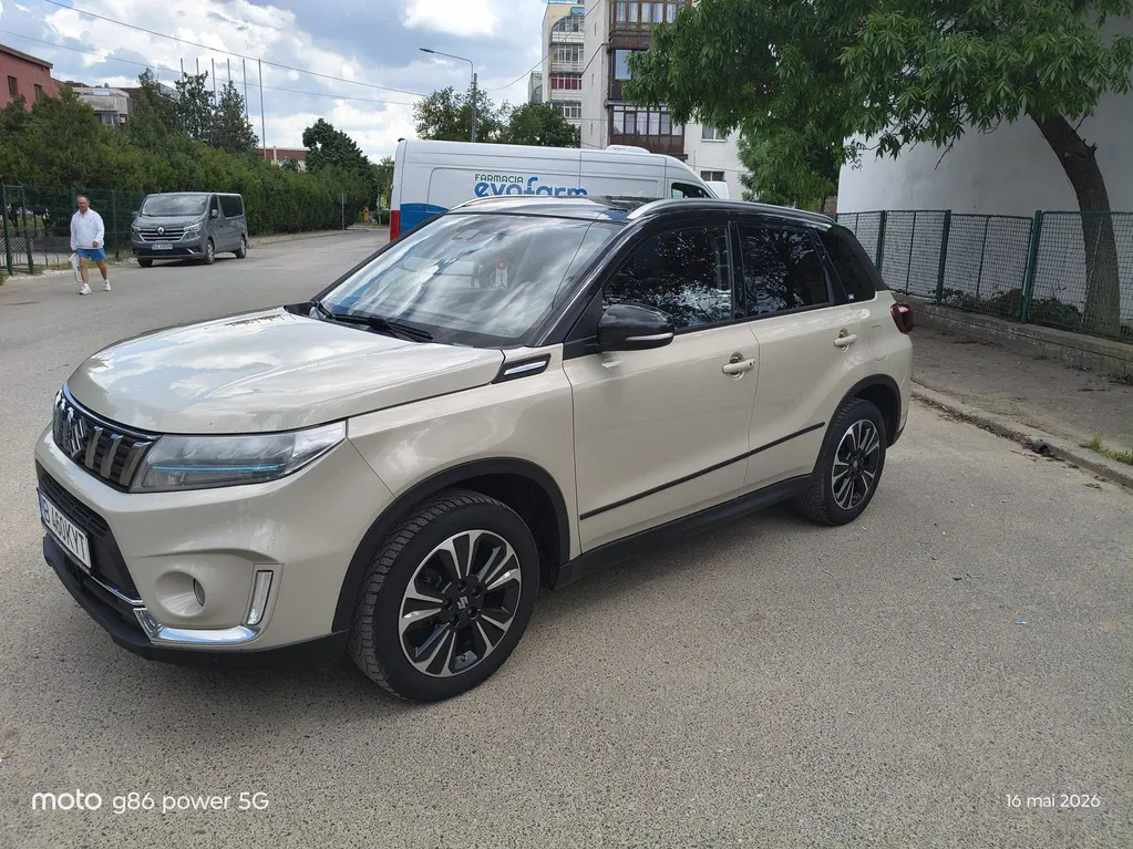 Fotografie: 2023 Suzuki Vitara