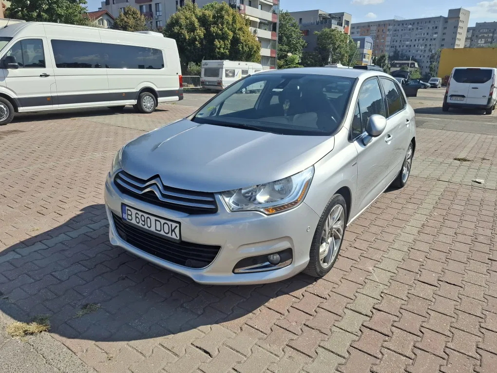Fotografie: 2012 Citroen C4