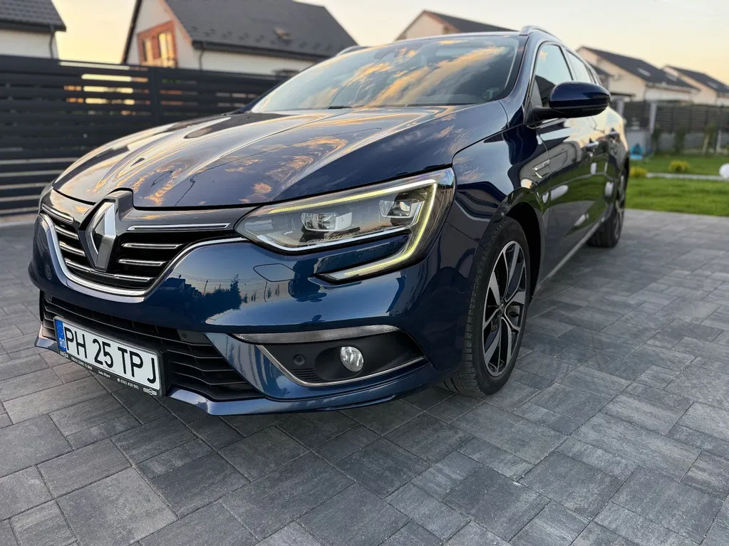 Fotografie: 2019 Renault Megane
