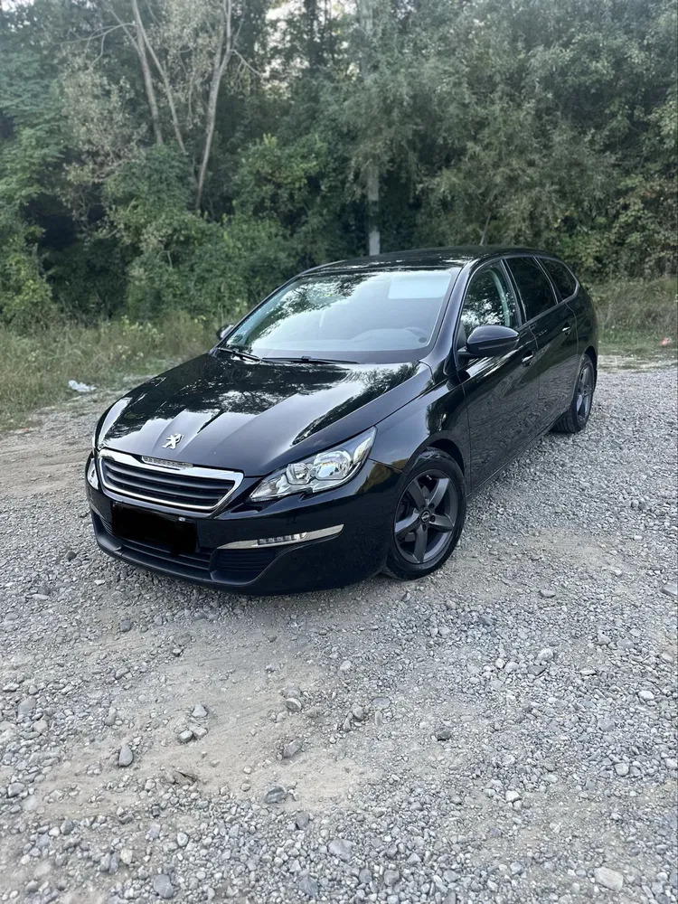 Fotografie: 2017 Peugeot 308