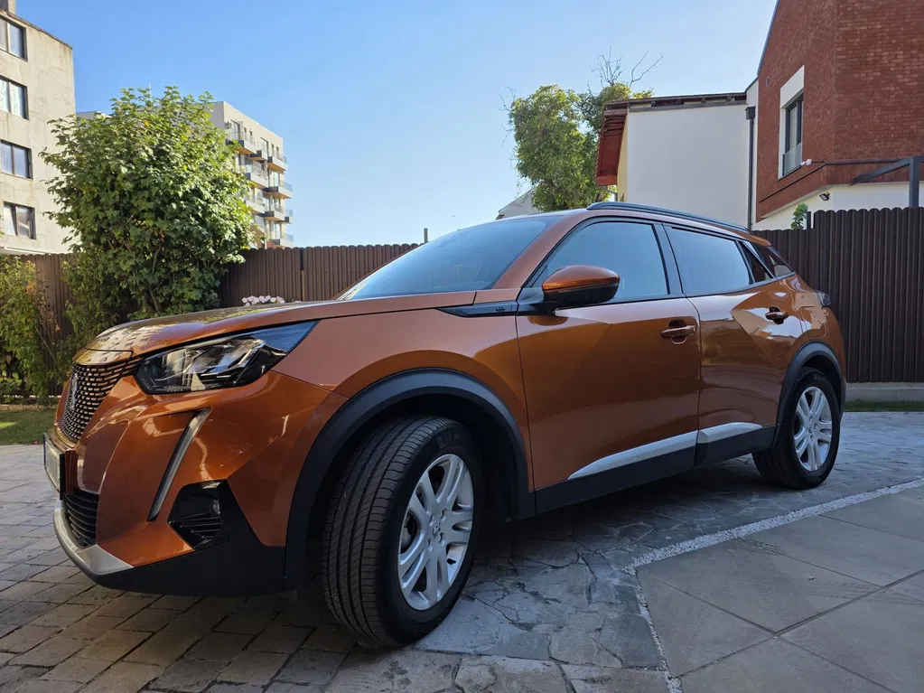 Fotografie: 2021 Peugeot 2008