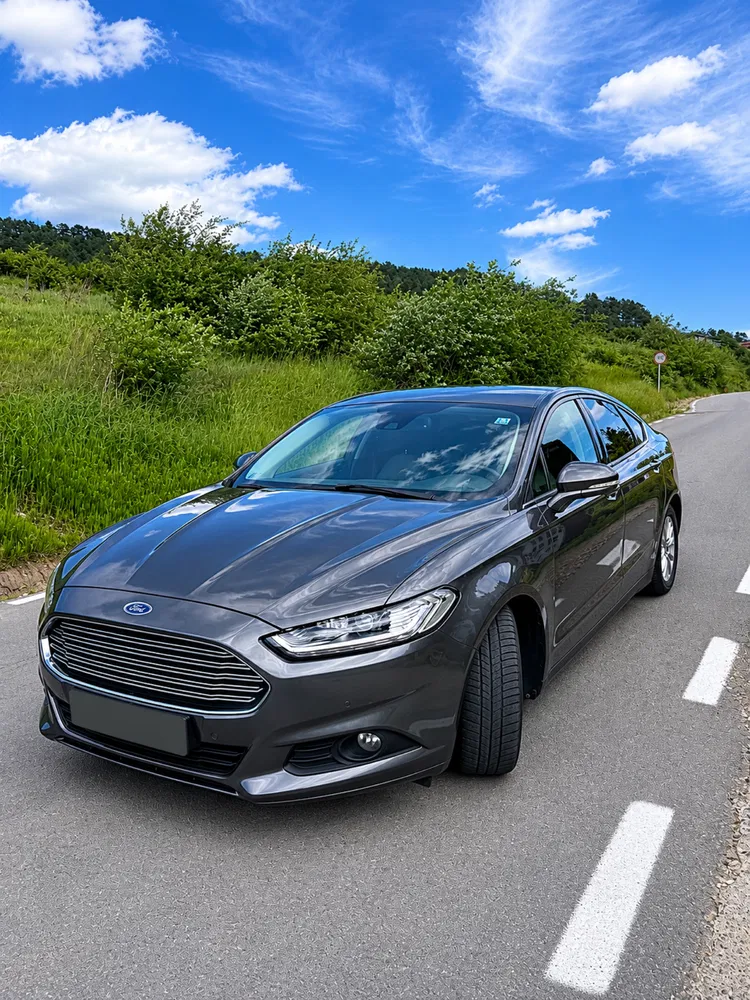 Fotografie: 2016 Ford Mondeo