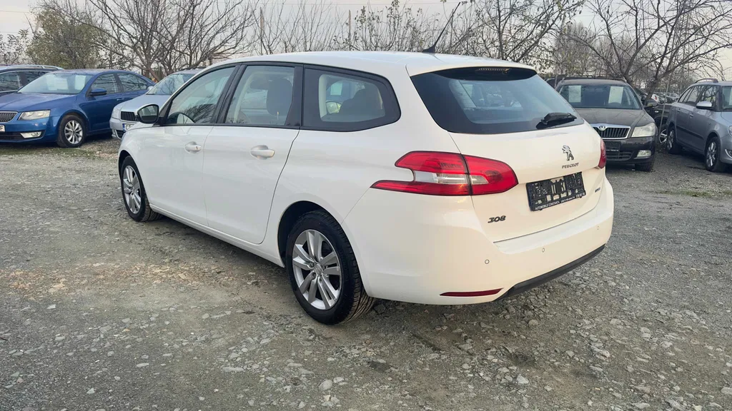 Fotografie: 2016 Peugeot 308