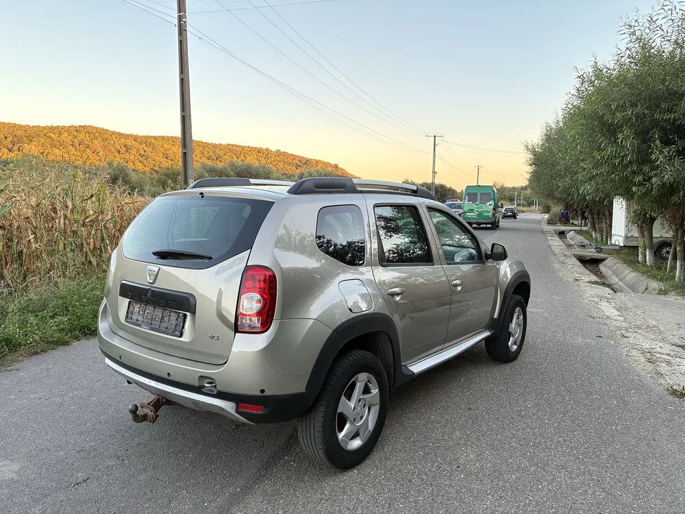 Fotografie: 2011 Dacia Duster