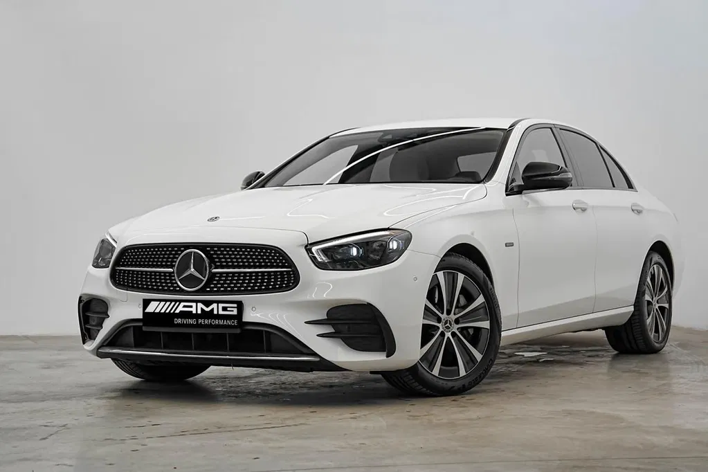 Fotografie: 2020 Mercedes-Benz E Class
