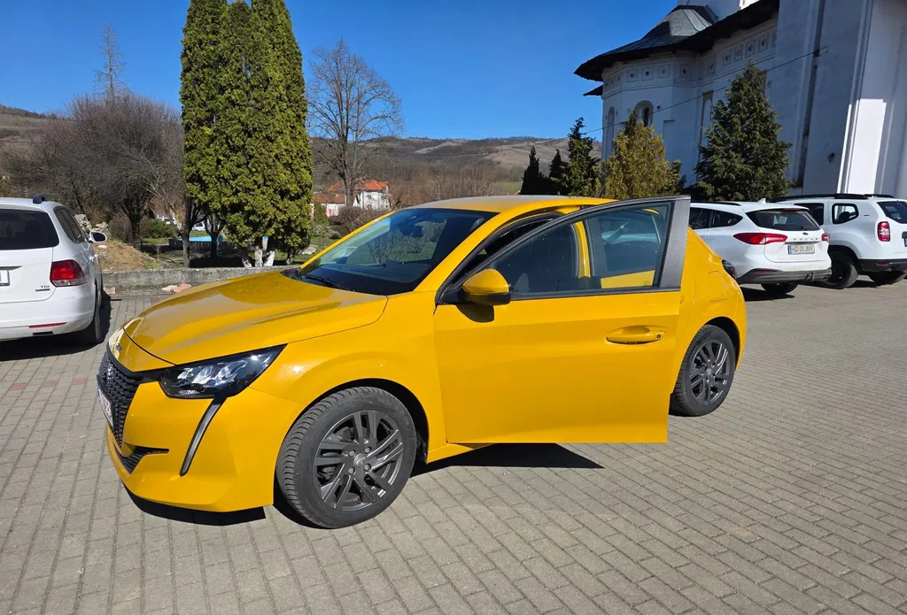 Fotografie: 2021 Peugeot 208