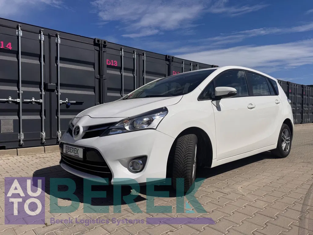 Fotografie: 2015 Toyota Verso