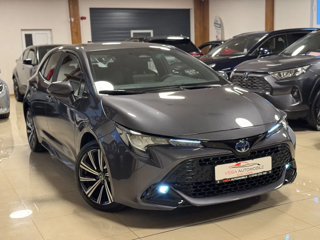Fotografie: 2023 Toyota Corolla