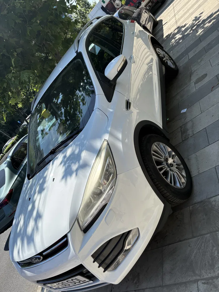 Fotografie: 2014 Ford Kuga