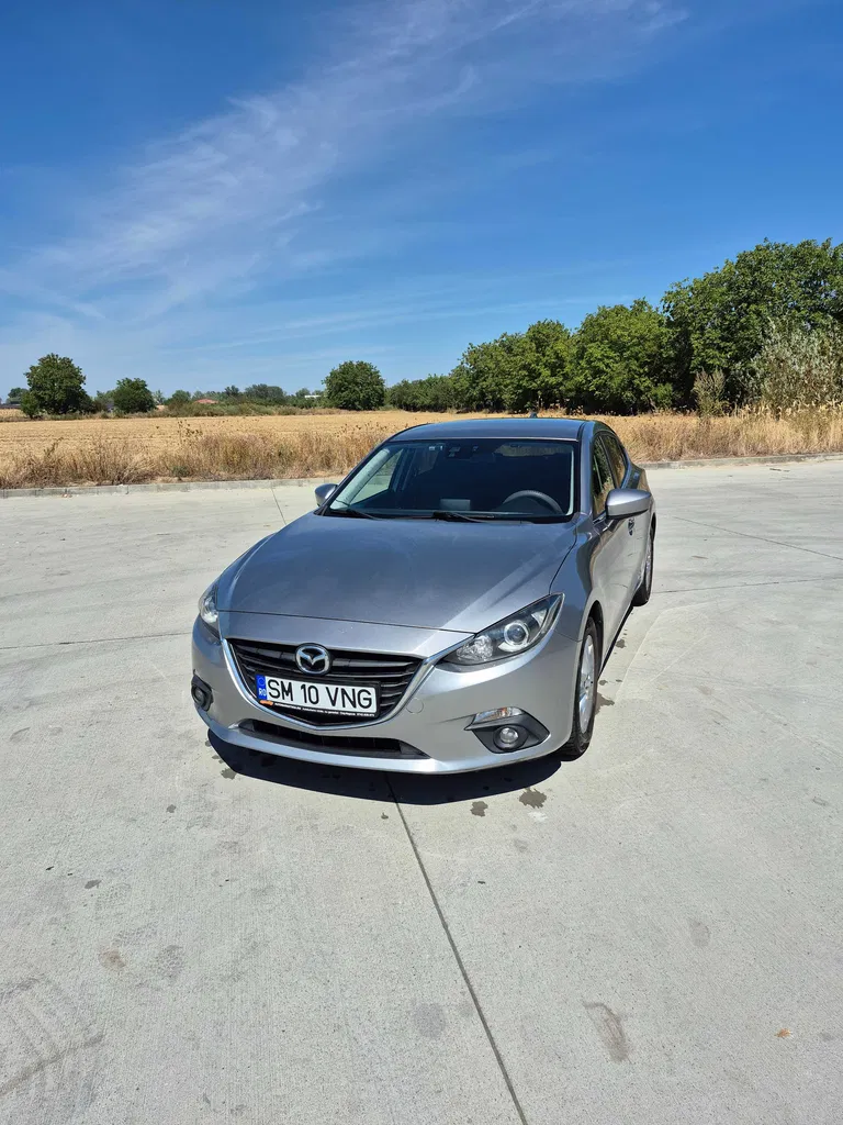 Fotografie: 2015 Mazda 3