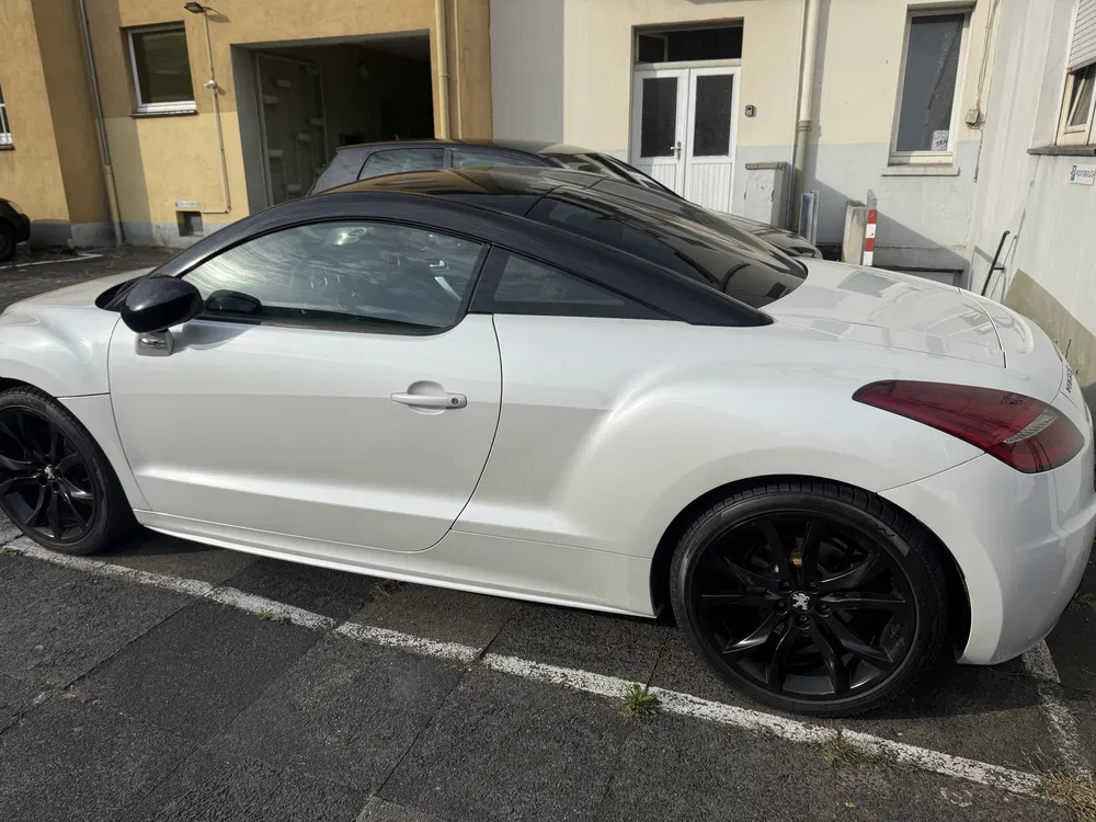 Fotografie: 2013 Peugeot RCZ