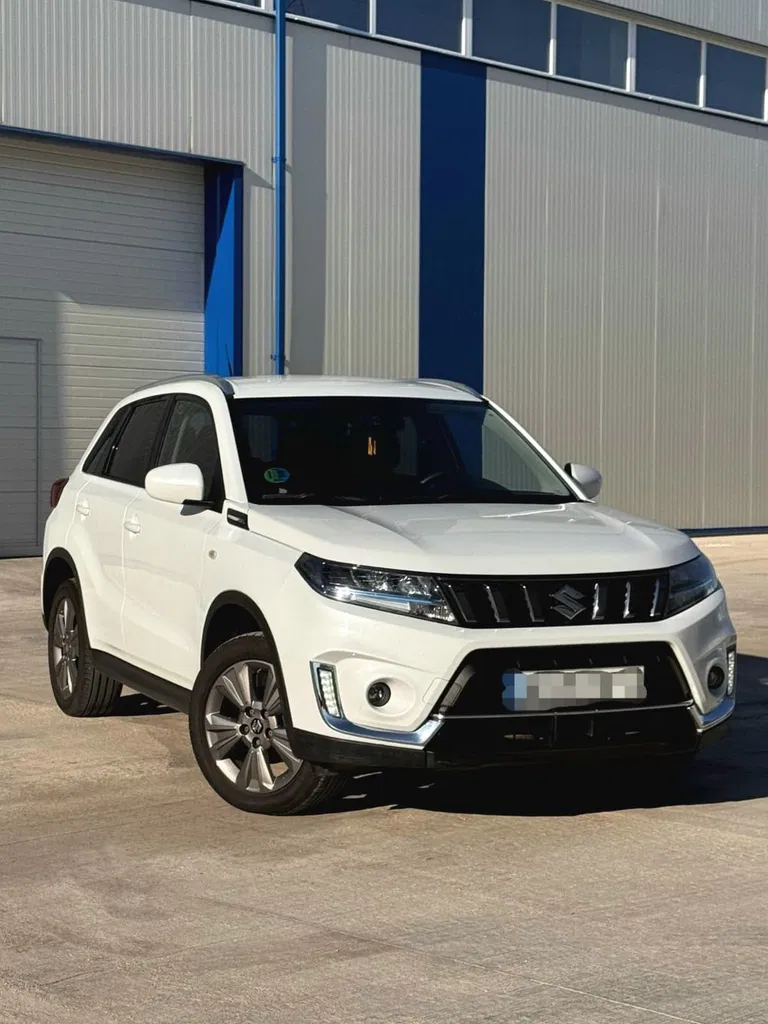 Fotografie: 2023 Suzuki Vitara