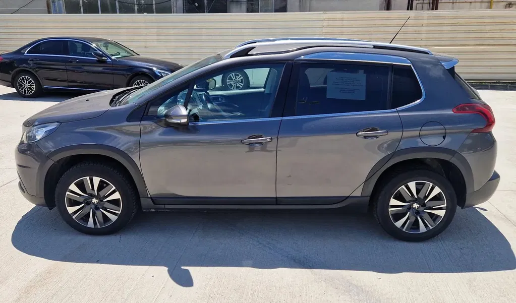 Fotografie: 2019 Peugeot 2008