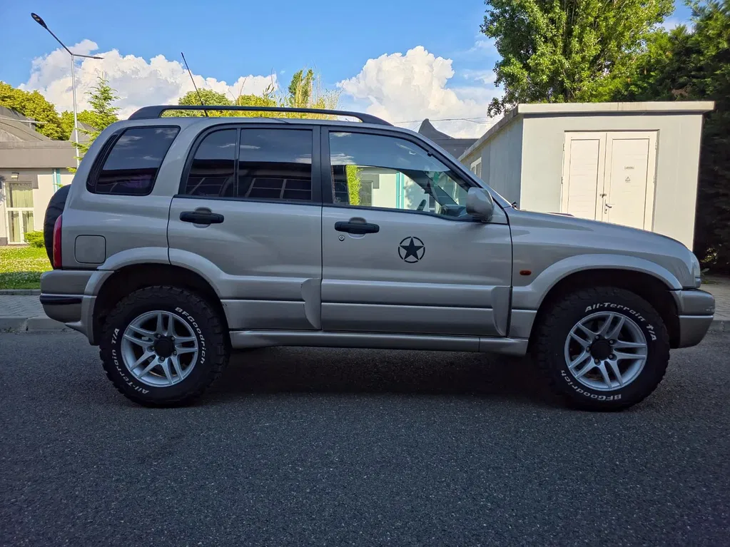 Fotografie: 2003 Suzuki Grand Vitara