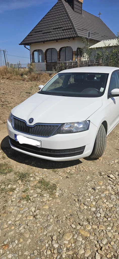 Fotografie: 2016 Skoda RAPID